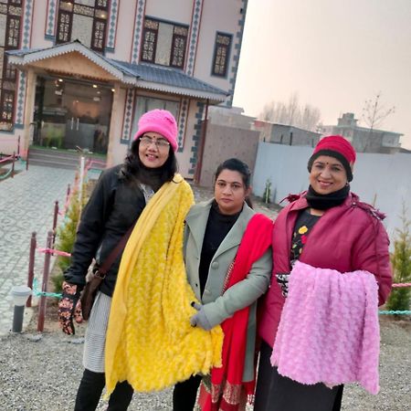 Golden Eye Hotel Srinagar  Bagian luar foto